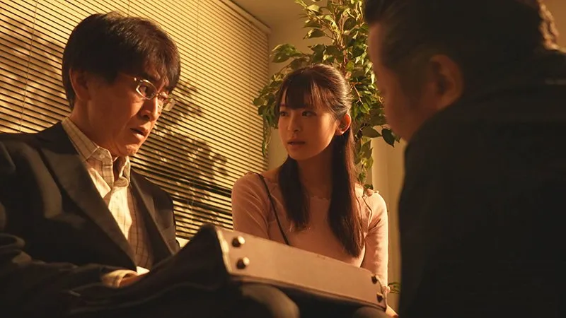 ông xã vay nợ anh em xã đoàn, cô vợ phải bán thân để trả nợ