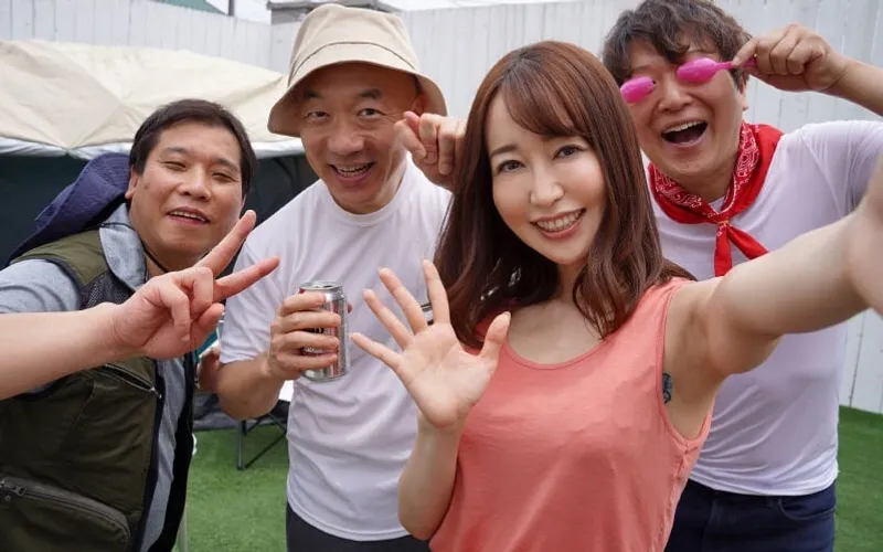 Anh xã để vợ yêu cắm trại 3 ngày 2 đêm với hiệp hội khu phố mà không biết…