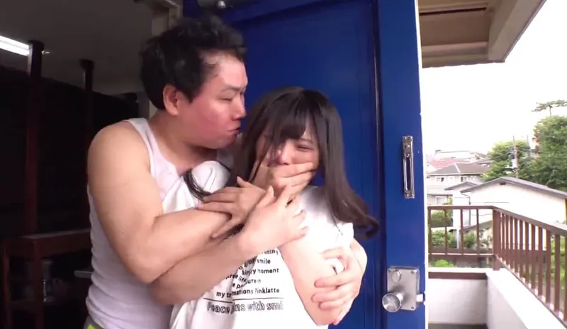 Tình đầu của tôi đã bị gã nhà bên đụ tơi tả