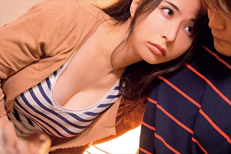 Bạn gái của anh trai của tôi trở nên dâm đãng mỗi khi say xỉn