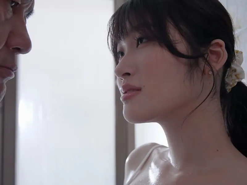 Anh xã bỏ bê, cô vợ được ông chú giúp thỏa mãn cơn nứng lồn lồn