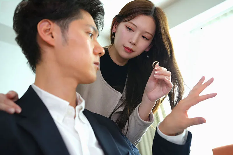 Vợ yêu đi đi giã ngoại, người chồng ở nhà bị nhỏ em bà xã gạ chịch không trượt phát nào